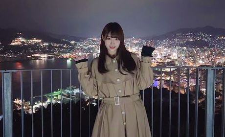 長崎写真館：1000万ドルの夜景を背に