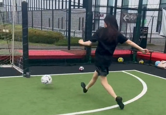 TikTok名場面：Spin Mooooooove!!